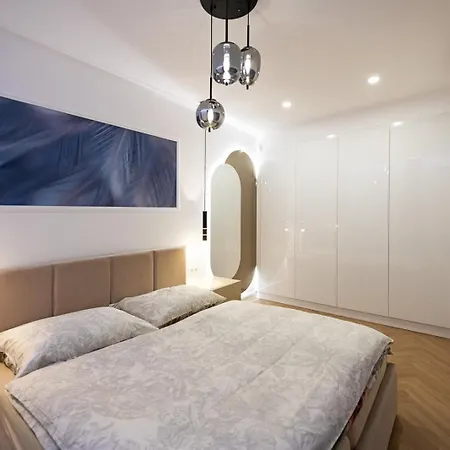 아파트 Designovy Heaven S Krbem A Saunou Na Prazskych Vinohradech