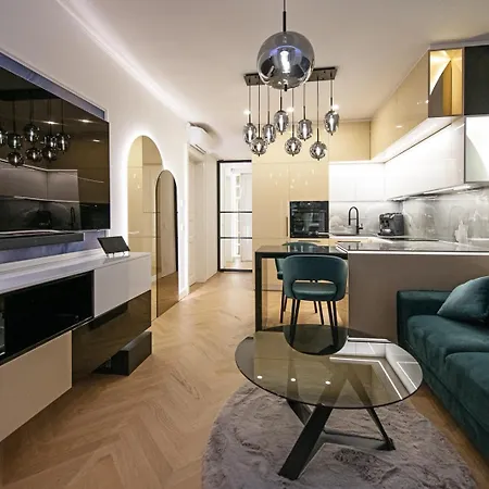 Designovy Heaven S Krbem A Saunou Na Prazskych Vinohradech Appartamento *